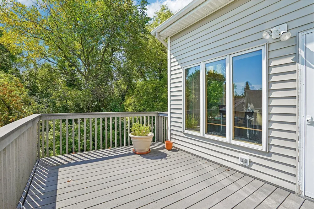 7247 Lake Ridge Drive Savage, MN 55378