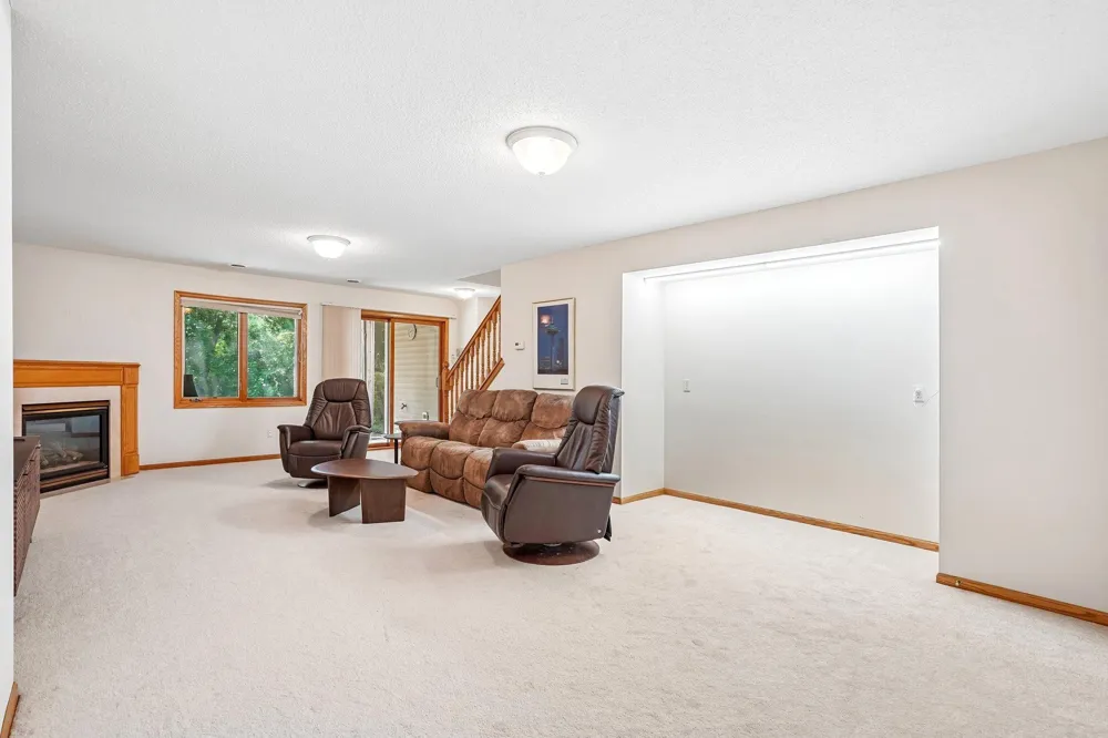 7247 Lake Ridge Drive Savage, MN 55378