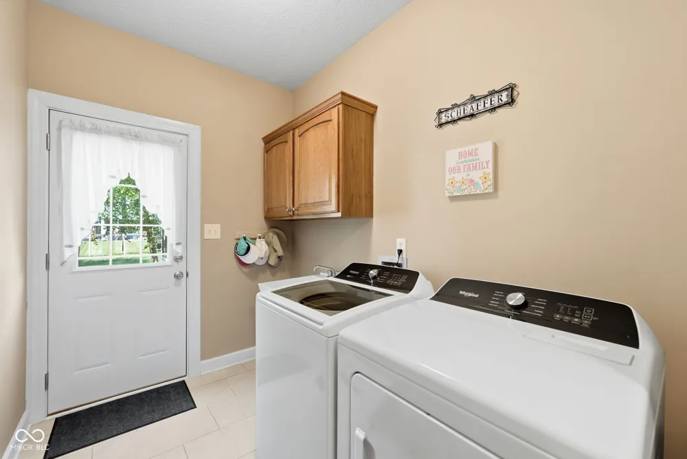 4814 Goldenrain Court Indianapolis, IN 46237