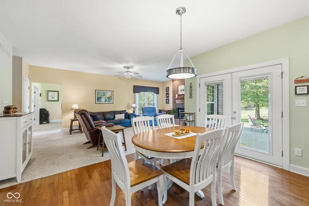 4814 Goldenrain Court Indianapolis, IN 46237