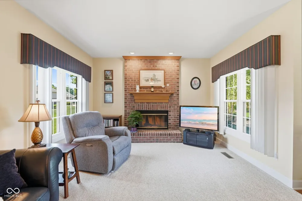 4814 Goldenrain Court Indianapolis, IN 46237