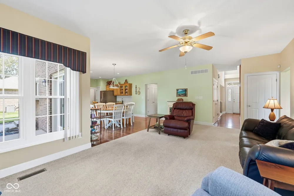 4814 Goldenrain Court Indianapolis, IN 46237