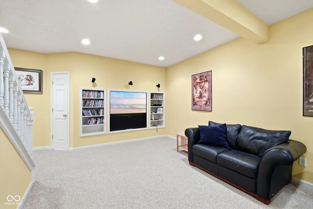 4814 Goldenrain Court Indianapolis, IN 46237