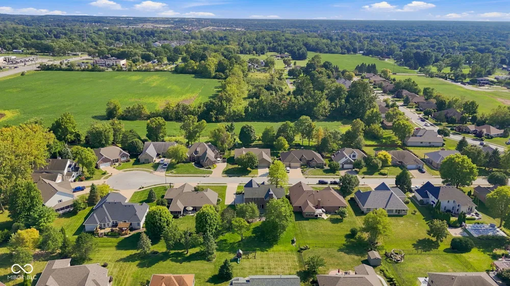 4814 Goldenrain Court Indianapolis, IN 46237