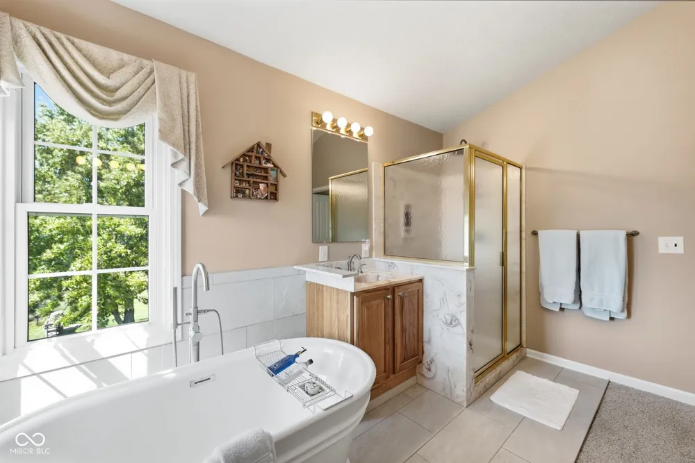 4814 Goldenrain Court Indianapolis, IN 46237