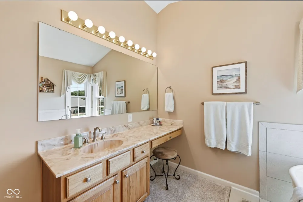 4814 Goldenrain Court Indianapolis, IN 46237