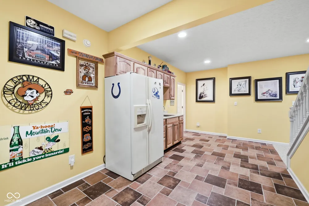 4814 Goldenrain Court Indianapolis, IN 46237