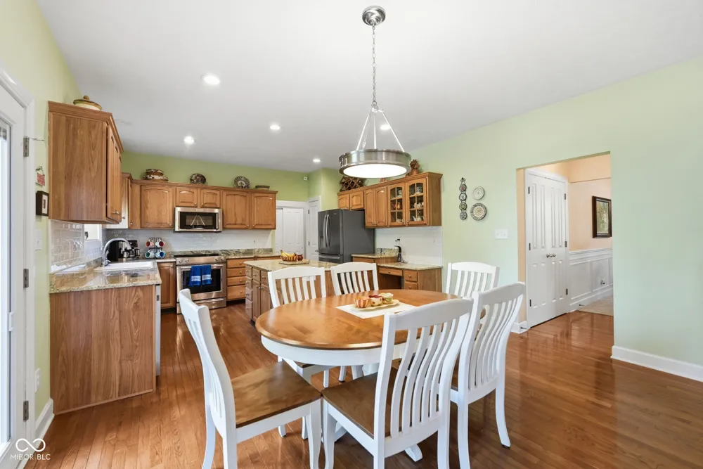 4814 Goldenrain Court Indianapolis, IN 46237