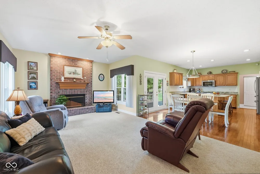 4814 Goldenrain Court Indianapolis, IN 46237