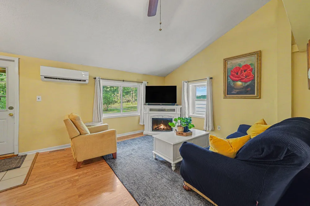4650 Carmody Road Coloma, MI 49038