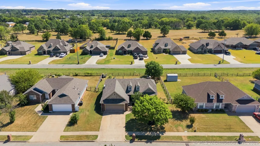 2111 S Javine Street Skiatook, OK 74070