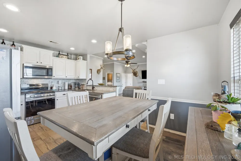 2111 S Javine Street Skiatook, OK 74070