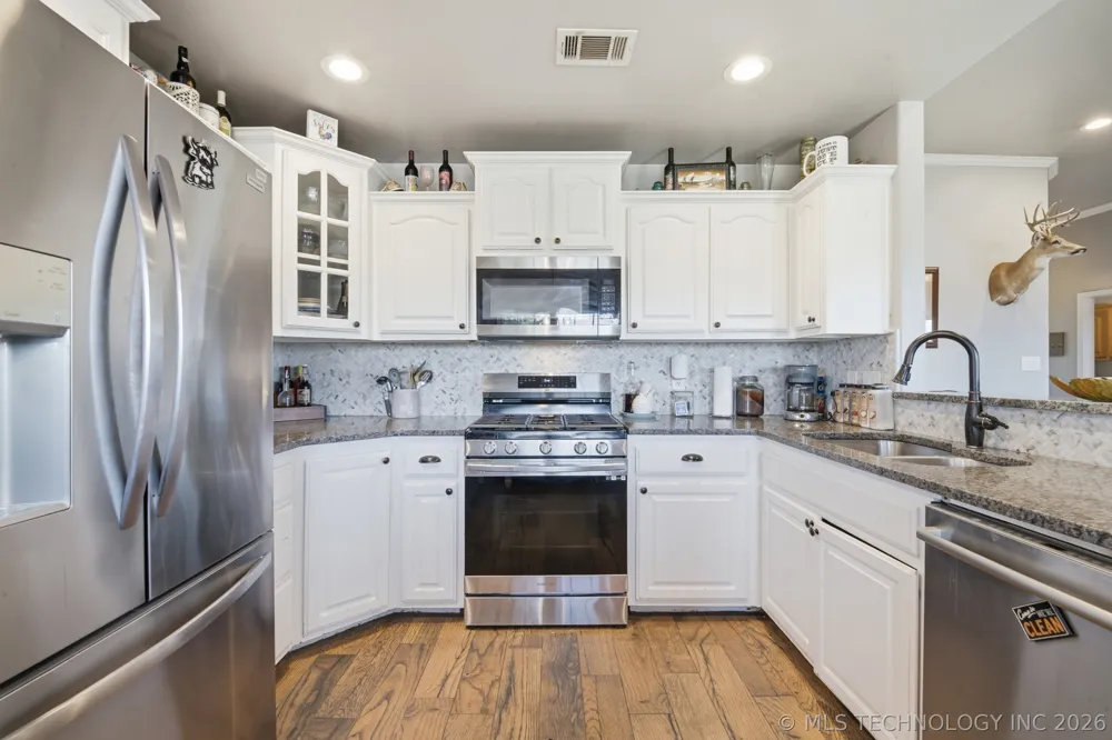 2111 S Javine Street Skiatook, OK 74070