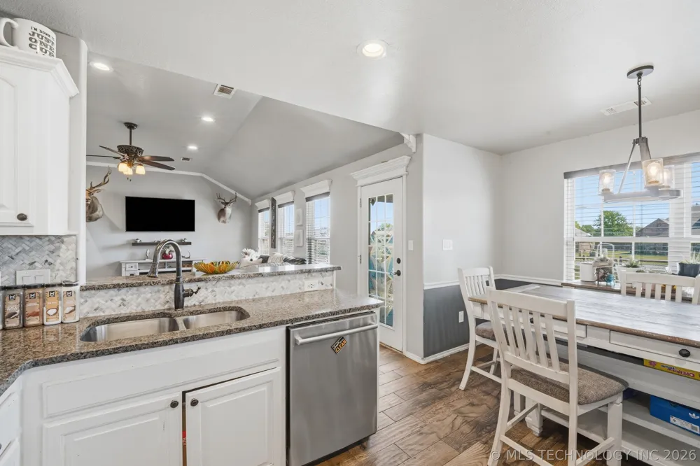 2111 S Javine Street Skiatook, OK 74070