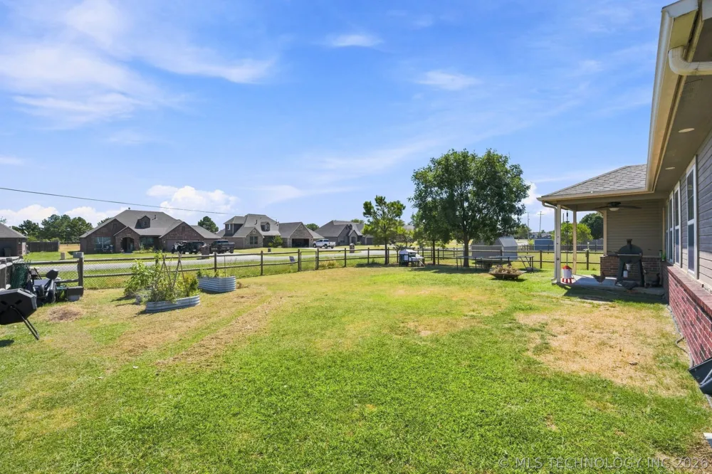 2111 S Javine Street Skiatook, OK 74070