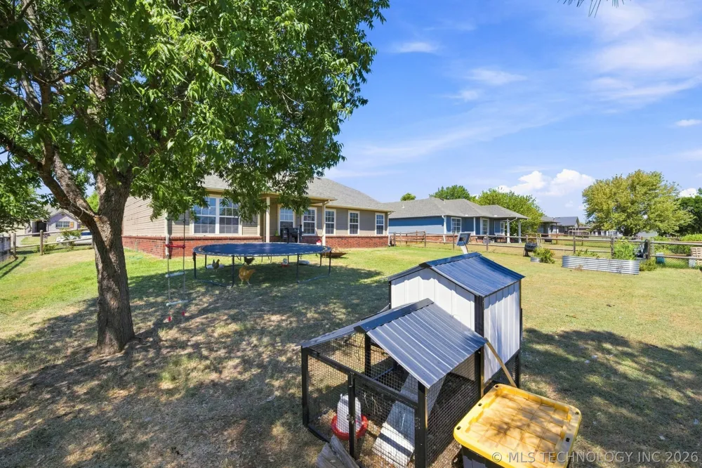2111 S Javine Street Skiatook, OK 74070