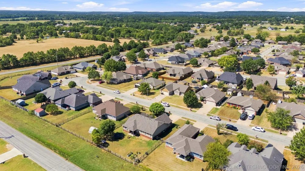2111 S Javine Street Skiatook, OK 74070