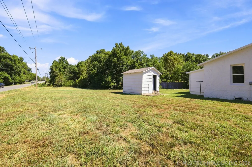 329 W Oak Street Coweta, OK 74429