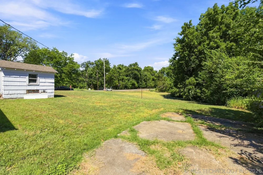 329 W Oak Street Coweta, OK 74429
