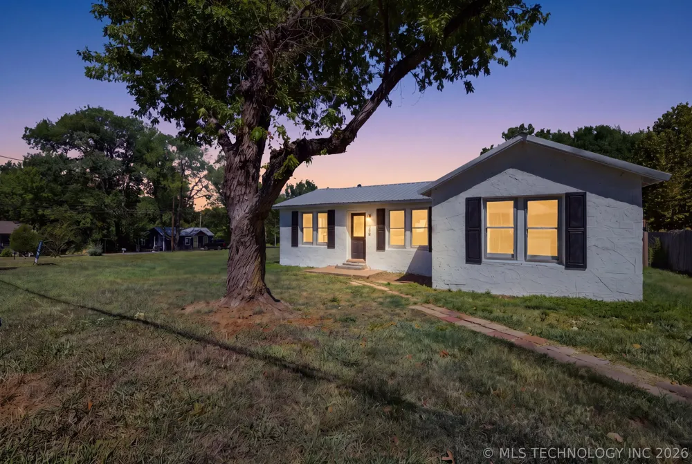 329 W Oak Street Coweta, OK 74429