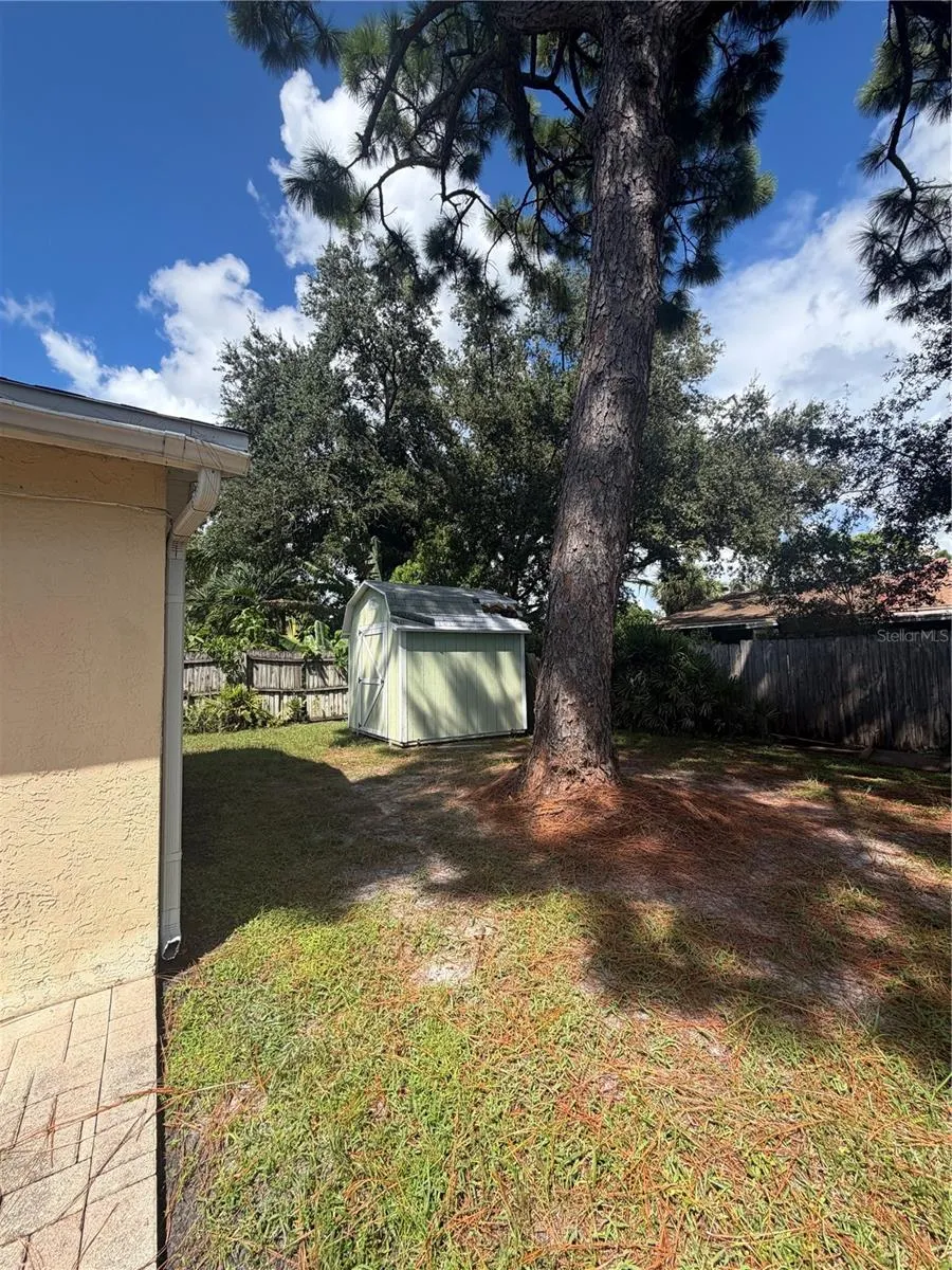 6557 CREEKVIEW TERRACE Pinellas Park, FL 33781