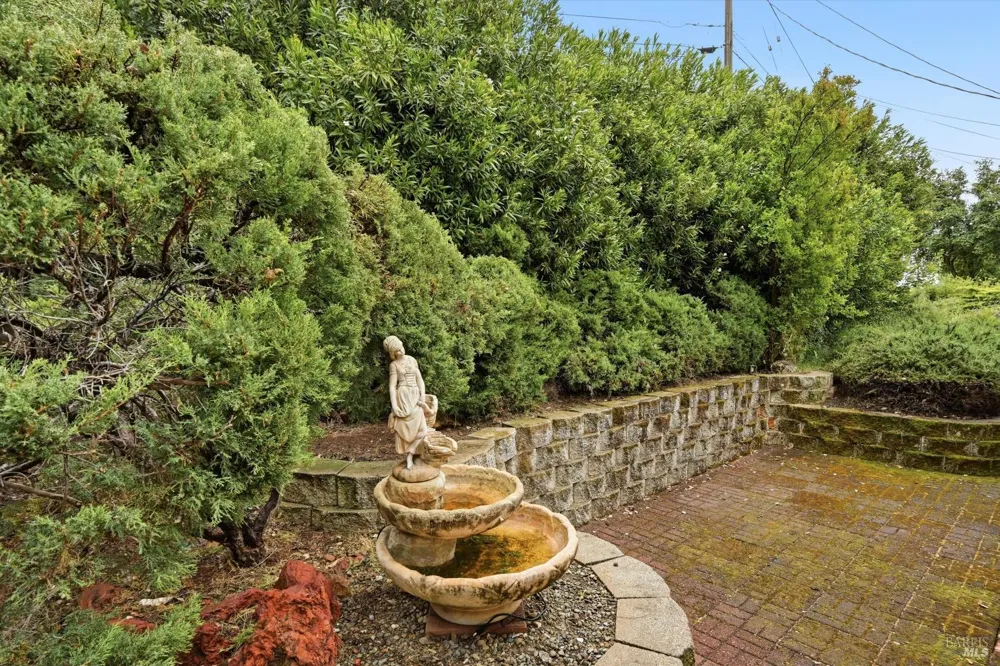 17312 Greenridge Road Hidden Valley Lake, CA 95467