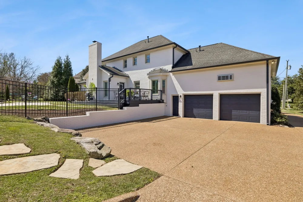 1412 Arrowhead Dr Brentwood, TN 37027