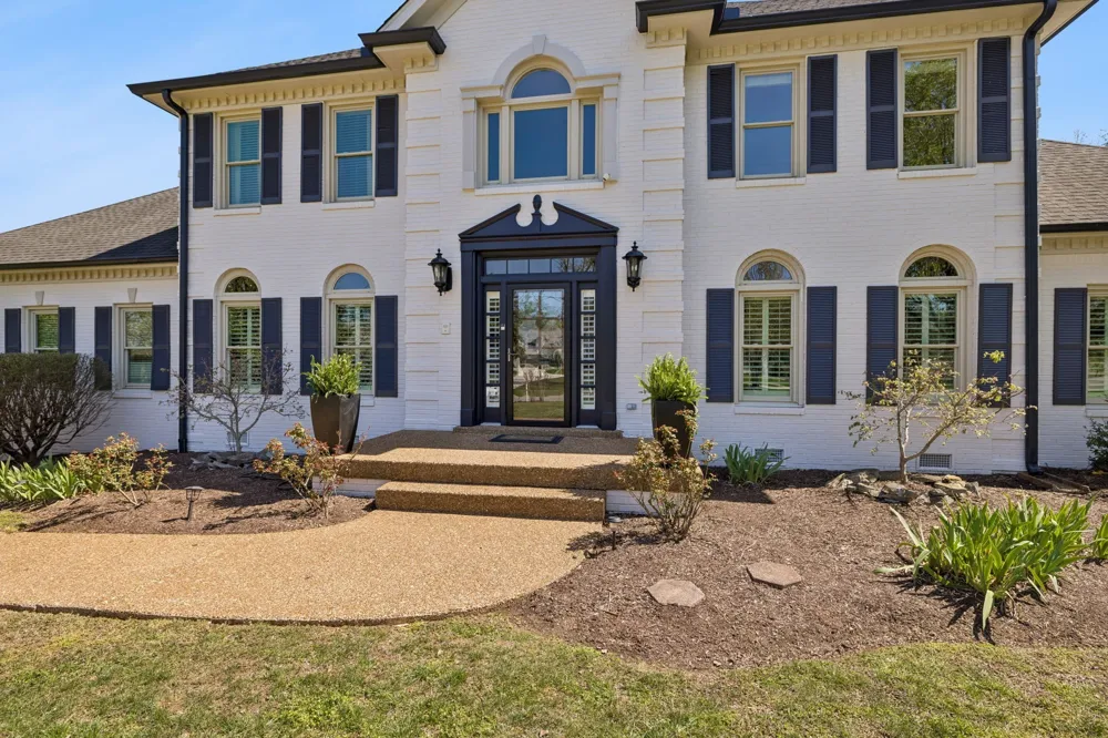 1412 Arrowhead Dr Brentwood, TN 37027