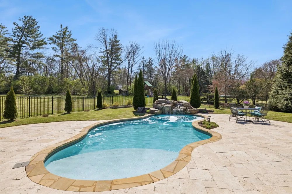 1412 Arrowhead Dr Brentwood, TN 37027