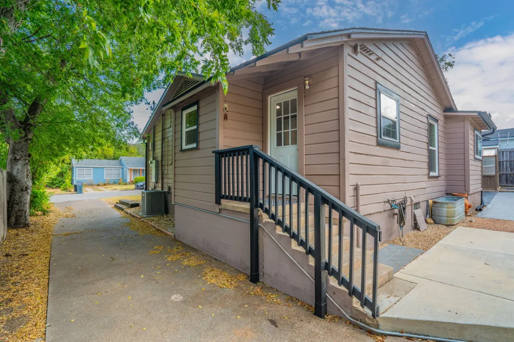 403 Norton Street Weatherford, TX 76086