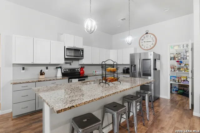 140 OAK SPRINGS DR Seguin, TX 78155