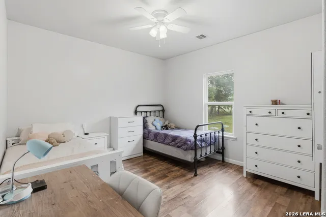 140 OAK SPRINGS DR Seguin, TX 78155
