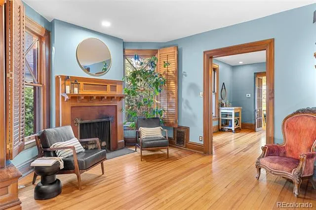 725 Downing Street Denver, CO 80218