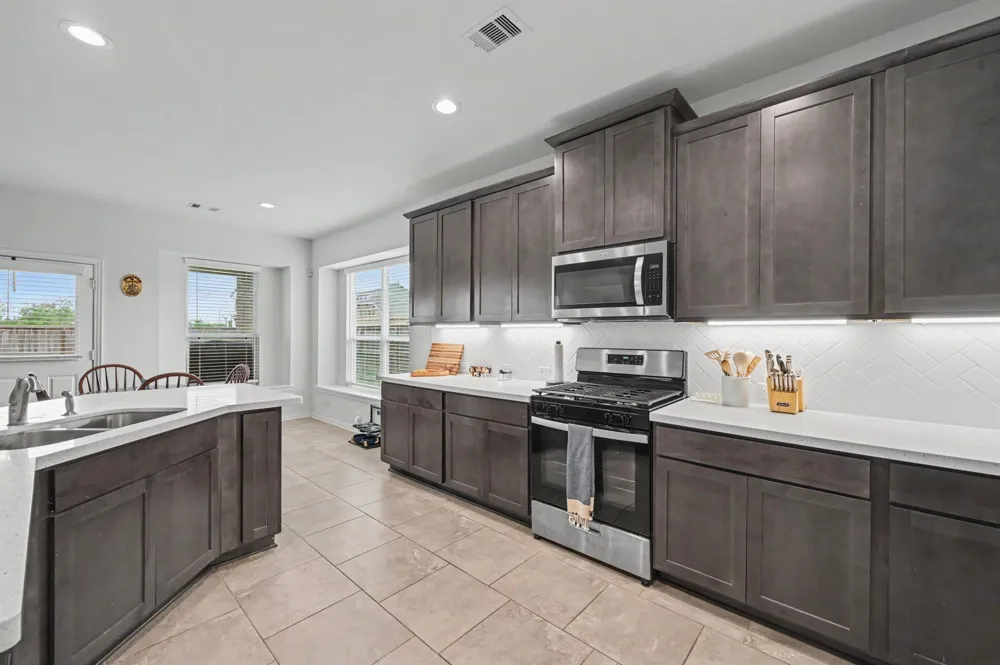 134 Dina Lane Montgomery, TX 77356