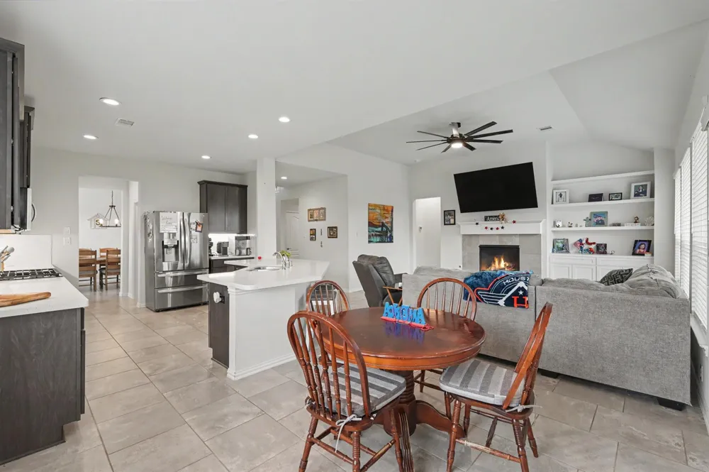 134 Dina Lane Montgomery, TX 77356