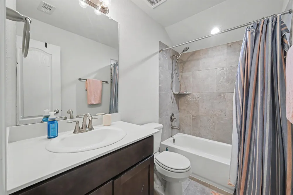 134 Dina Lane Montgomery, TX 77356
