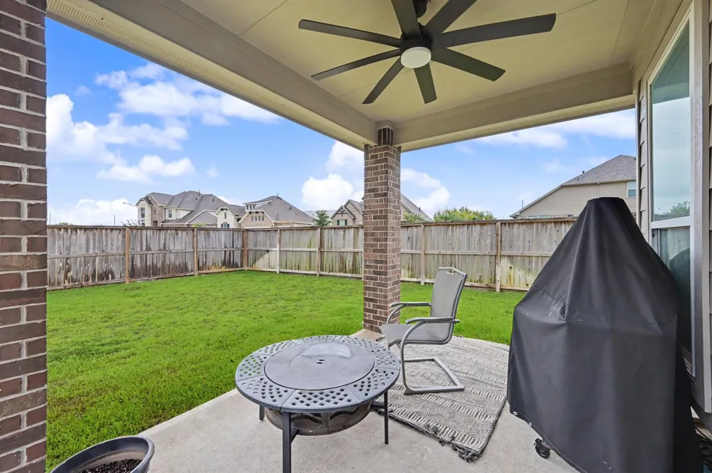 134 Dina Lane Montgomery, TX 77356