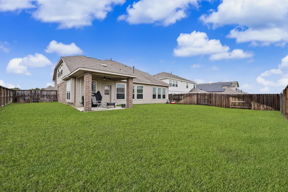 134 Dina Lane Montgomery, TX 77356