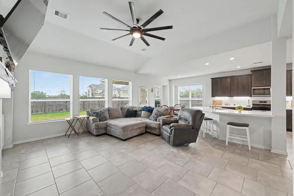 134 Dina Lane Montgomery, TX 77356