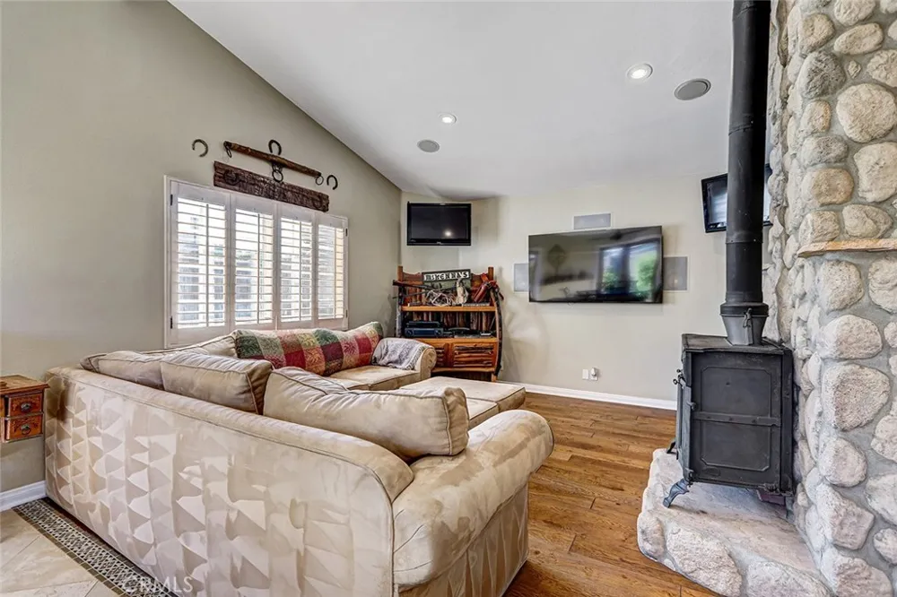 24474 Winlock Torrance, CA 90505