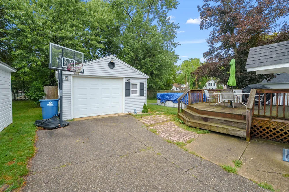 152 Albany Street Kalamazoo, MI 49001