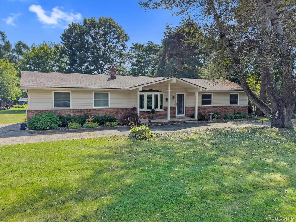 6970 Biscayne Avenue White Lake Charter Township, MI 48383