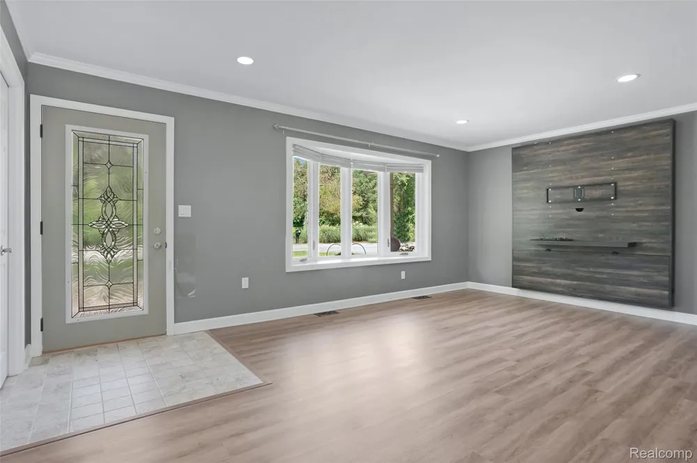 6970 Biscayne Avenue White Lake Charter Township, MI 48383