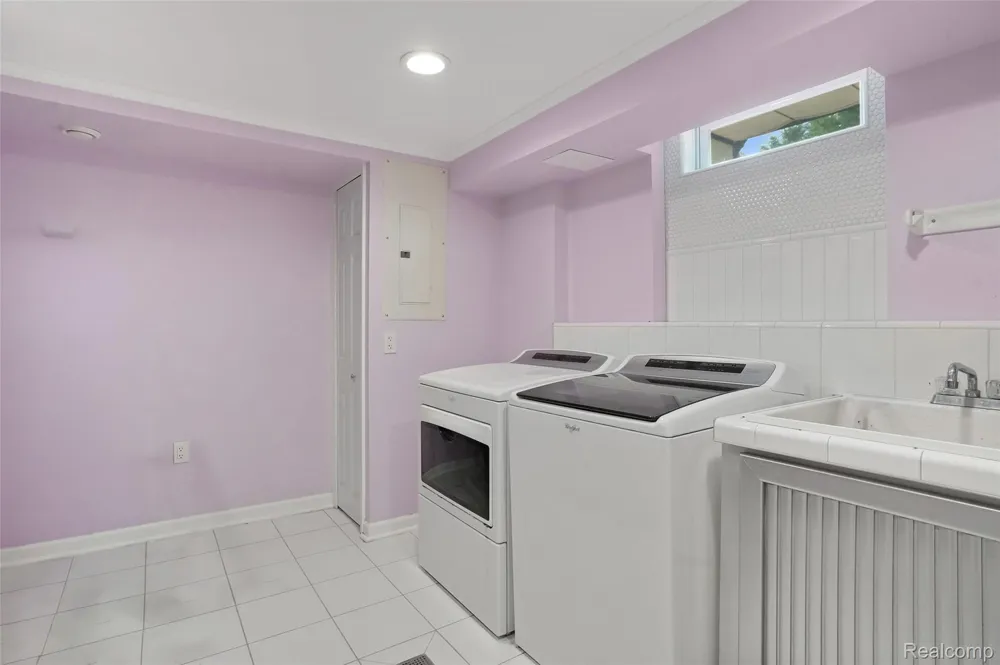 6970 Biscayne Avenue White Lake Charter Township, MI 48383