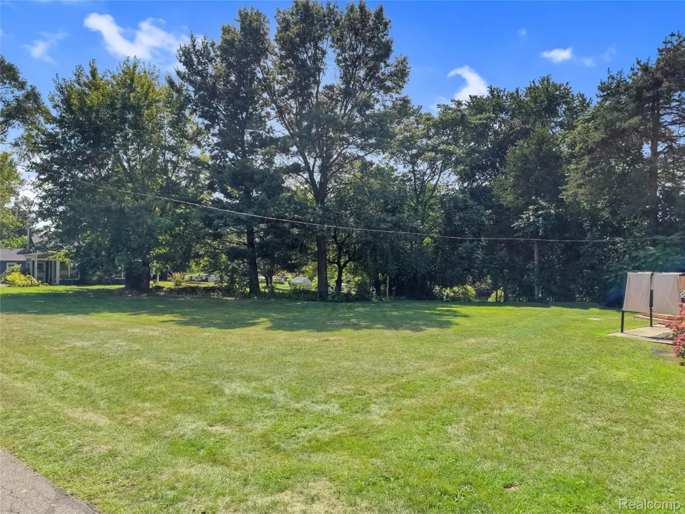6970 Biscayne Avenue White Lake Charter Township, MI 48383