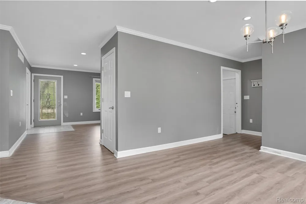 6970 Biscayne Avenue White Lake Charter Township, MI 48383