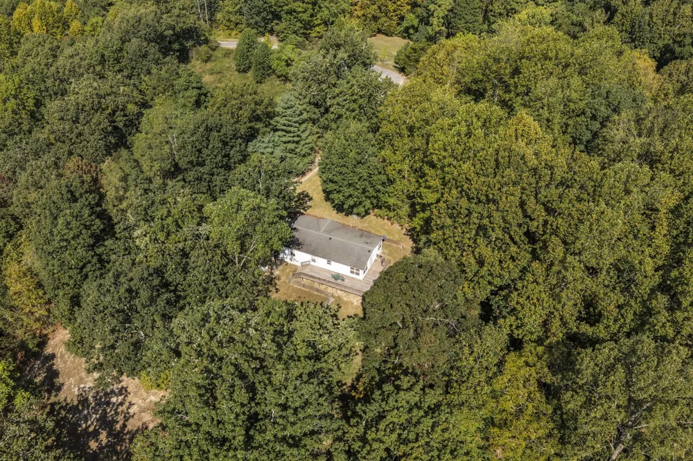 1066 Paula Ln Pegram, TN 37143