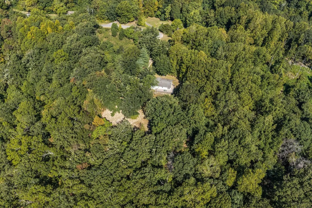 1066 Paula Ln Pegram, TN 37143
