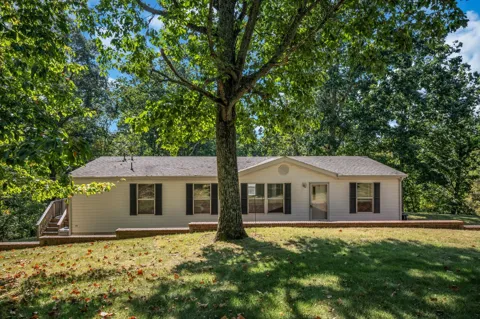1066 Paula Ln