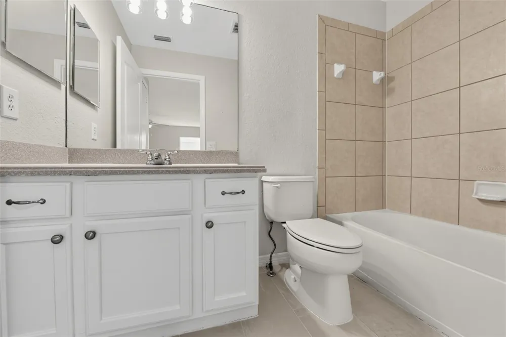 7026 MONTAUK POINT CROSSING Bradenton, FL 34212